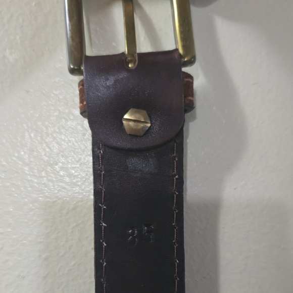 Elegant Dark Brown Leather Men's Belt - Picture 2 of 6